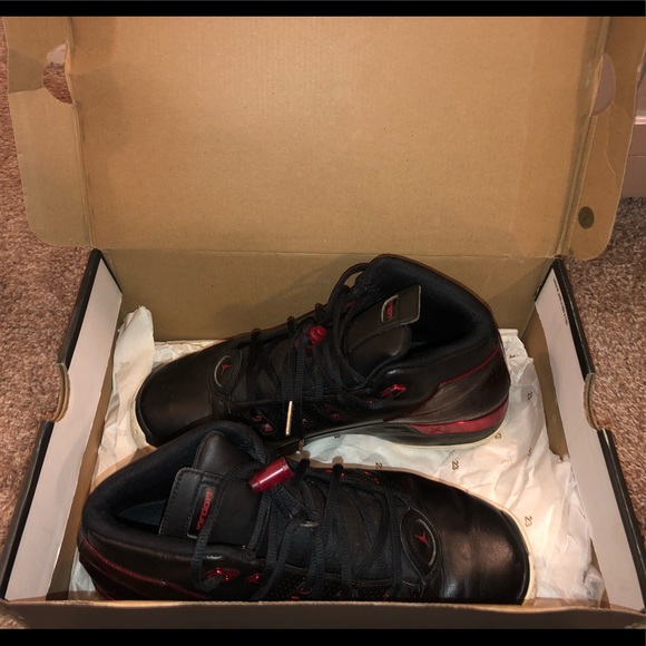 Air Jordan 17 + Retro - Picture 4 of 6